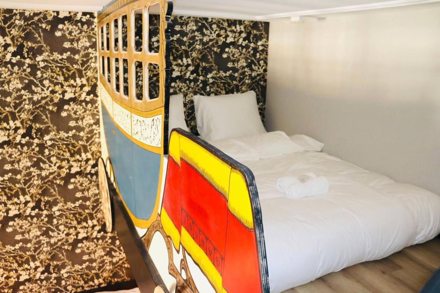 Child Favorite Coach House City Villa Tilburg Bagian luar foto