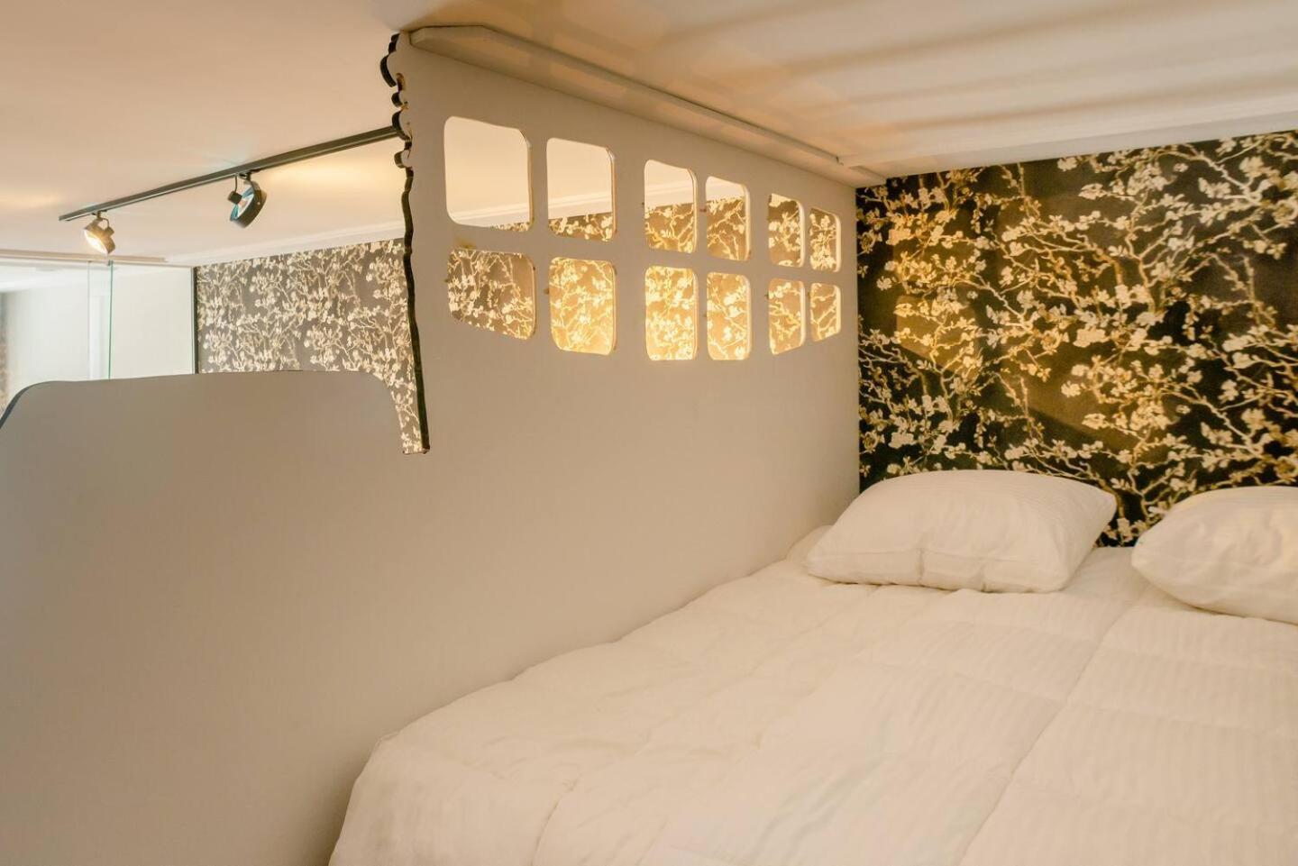Child Favorite Coach House City Villa Tilburg Bagian luar foto
